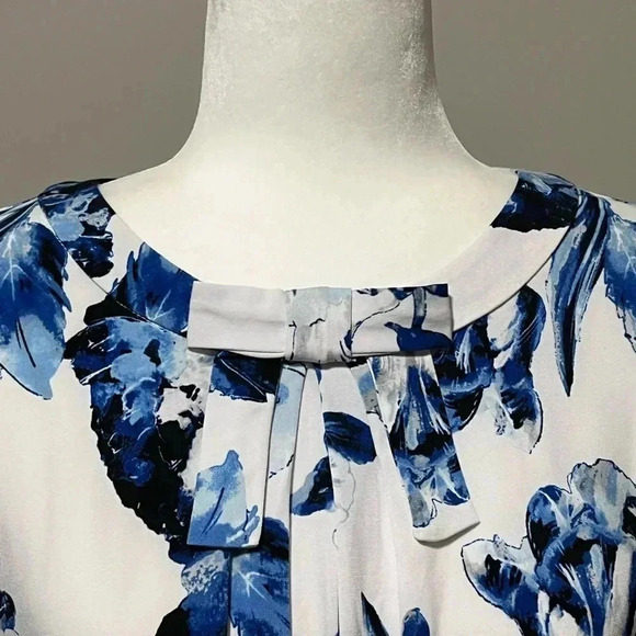 Karl Lagerfeld Paris Bow Knit Floral Blouse - Picture 3 of 11